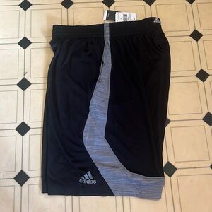 🏀 NWT adidas basketball shorts size Large